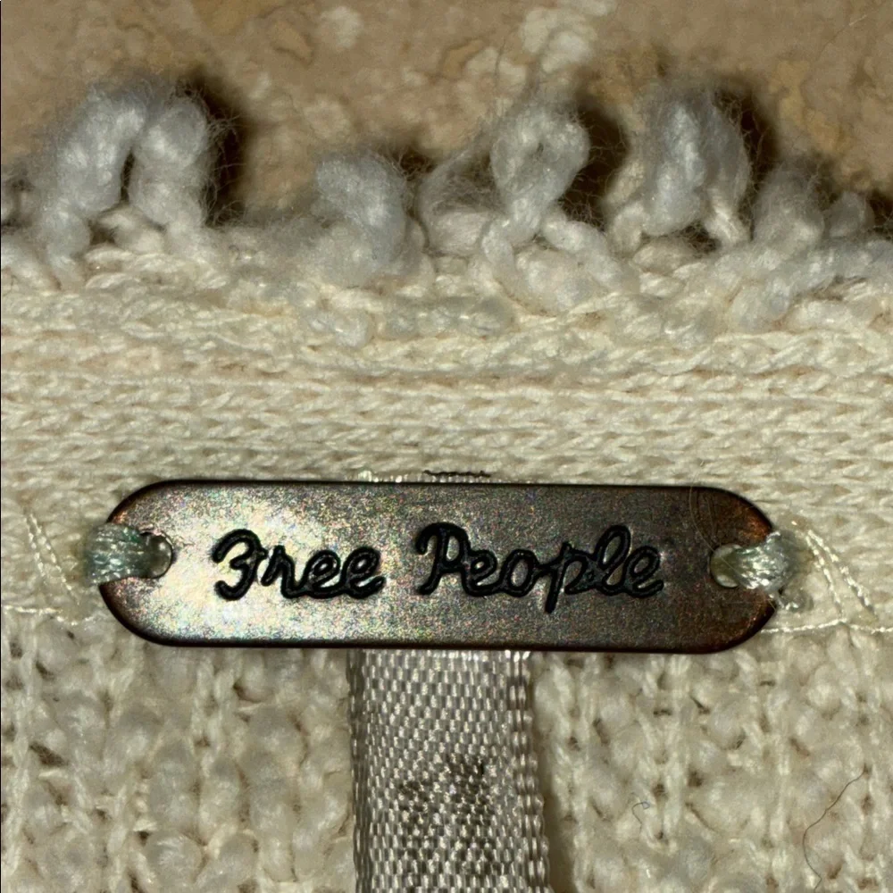 Free People Sweater Women's M, Cream Textured Knit, V-Neck, Long Sleeve EUC
